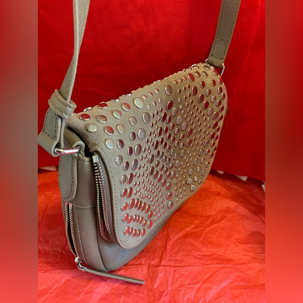 VINCE CAMUTO